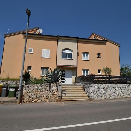 Apartment Lucy Малинска Экстерьер фото