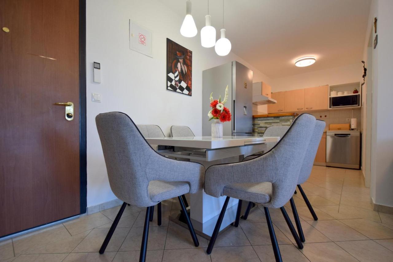Apartment Lucy Малинска Экстерьер фото