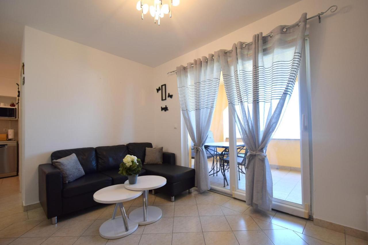 Apartment Lucy Малинска Экстерьер фото
